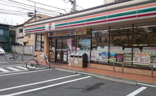 コンビニ　セブンイレブン大田区西蒲田3丁目店（コンビニ）まで834m