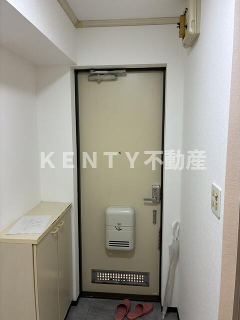 玄関　収納もある玄関です