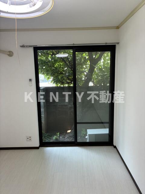 居室・リビング　居間です