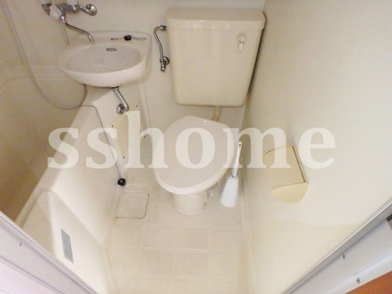 トイレ　トイレ☆洗面がとなりにあります