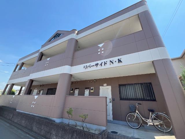 エントランス　外観写真（昼）