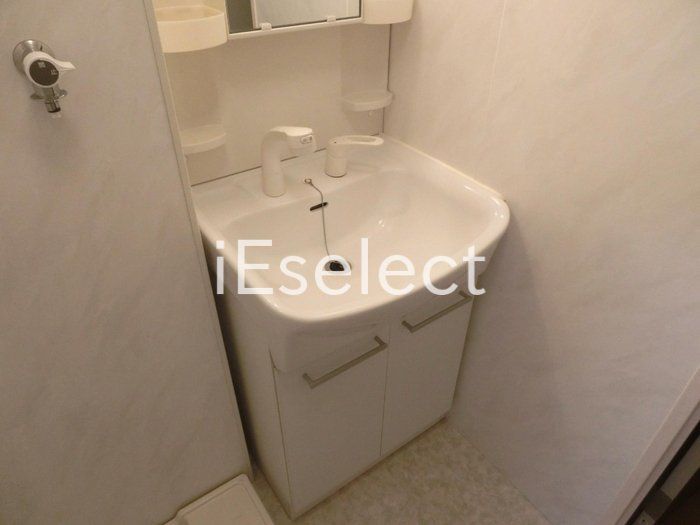 洗面設備　朝の忙しい時間に便利な洗髪化粧台！