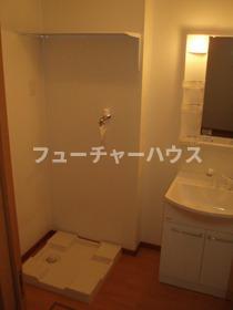 洗面設備　ゆったりとスペースのある洗面所