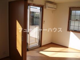 居室・リビング　ゆったり過ごせる居間です