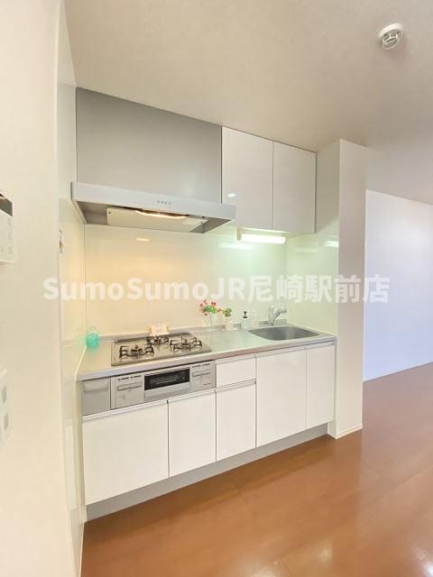 キッチン　コンパクトなキッチンで掃除もラクラク