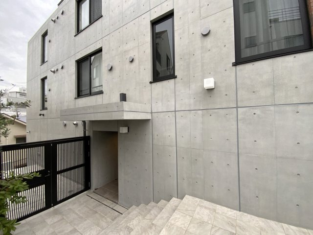 エントランス　清潔なエントランスです