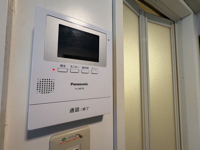 セキュリティ　カメラ付きインターホンをなので来客時も落ち着いて対応できます