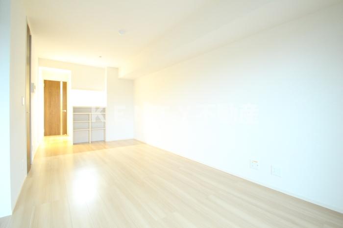 居室・リビング　こちらの居間で趣味の時間をお楽しみください