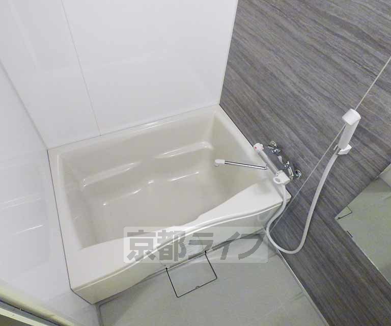 バス・シャワールーム　広いお風呂です。