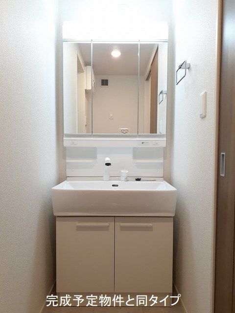 洗面設備　完成予定物件と同タイプです