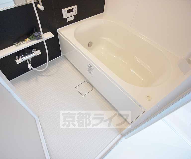 バス・シャワールーム　大人でもゆったり出来ます。