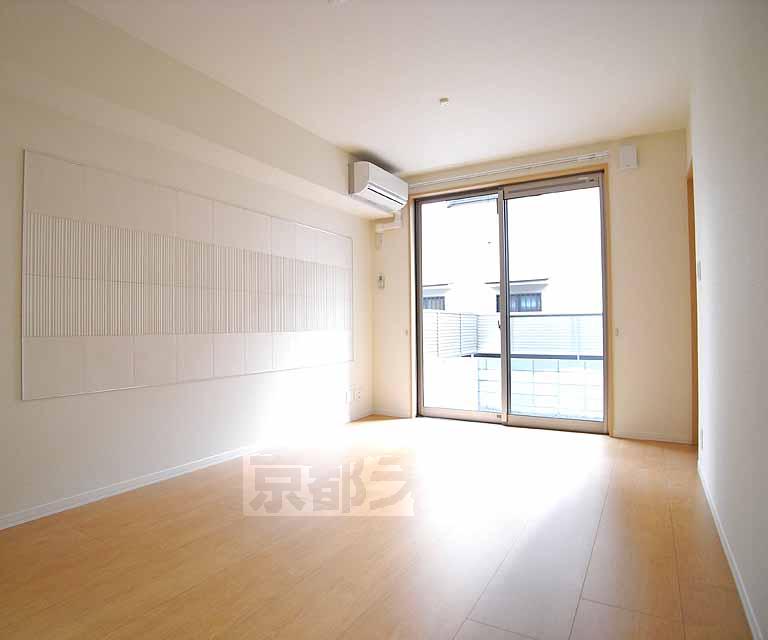 居室・リビング　明るく広々としています。