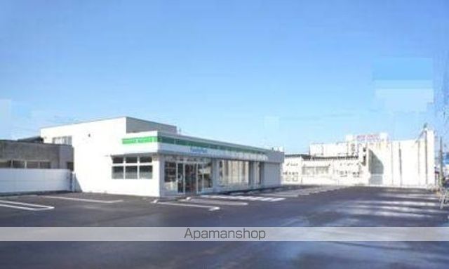 コンビニ　ファミマ　福井大願寺三丁目店（コンビニ）まで400m