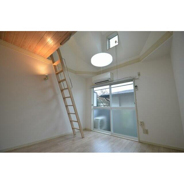 居室・リビング　【イメージ写真】同建物別室の写真です