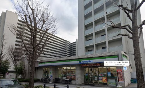 コンビニ　ファミリーマート 森ノ宮中央店（コンビニ）まで62m