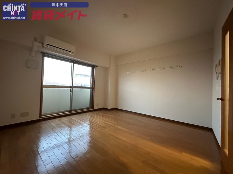 居室・リビング　同じ物件、別部屋の写真です