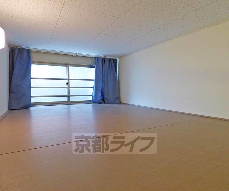 その他　広々としたロフトです。 窓付きなので湿気、暗さの心配いらず！