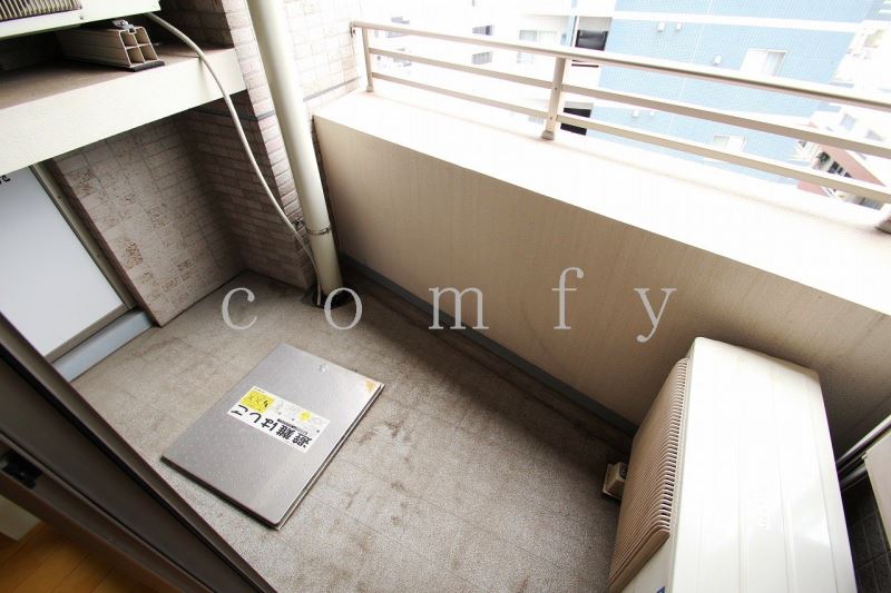 バルコニー　コンパクトなバルコニー