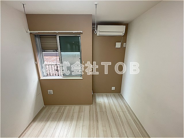 その他設備　室内物干し　防犯シャッター　エアコン※クリーニング中の撮影※