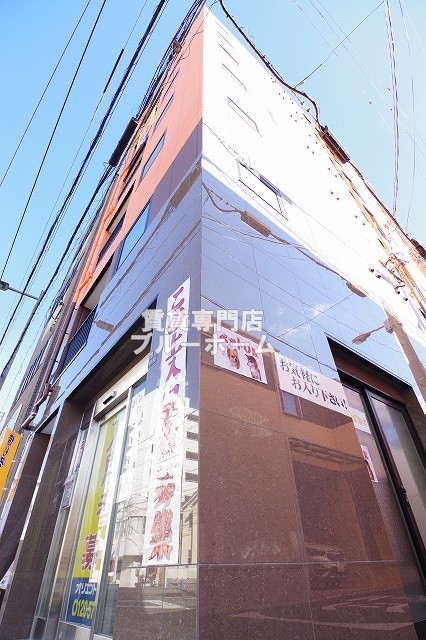 建物外観　オシャレな廊下になってます！