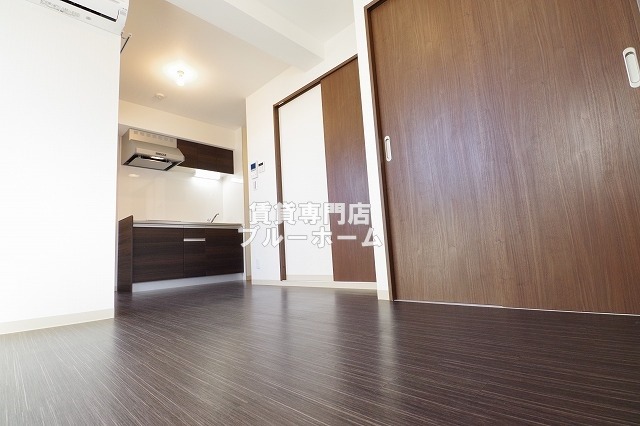 居室・リビング　高層階と二面採光で日当たり良好！