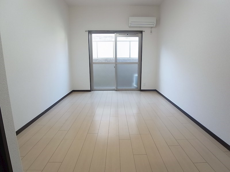 居室・リビング　※同タイプの他のお部屋です