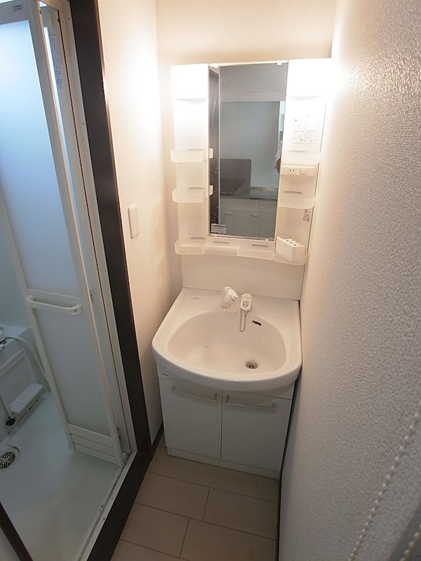 洗面設備　※同タイプの他のお部屋です