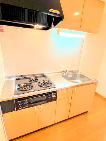キッチン　★3口コンロ、グリル付きシステムキッチン★