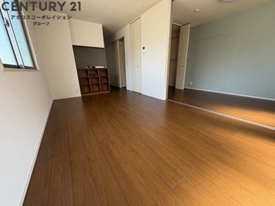 居室・リビング　エアコン付きで快適に過ごせます♪