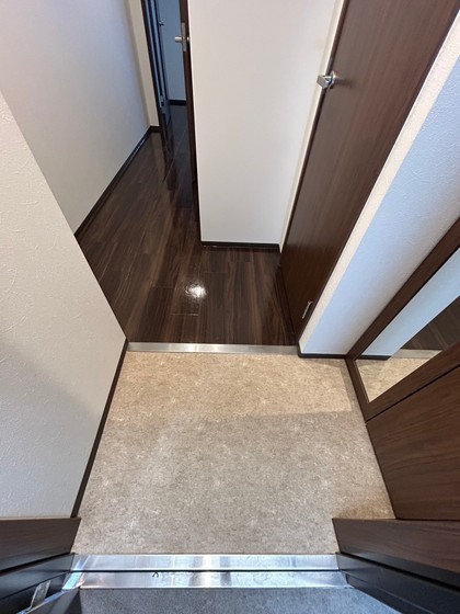 玄関　※別部屋の写真です