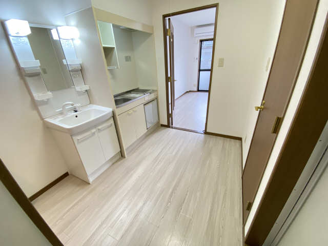 居室・リビング　キッチン