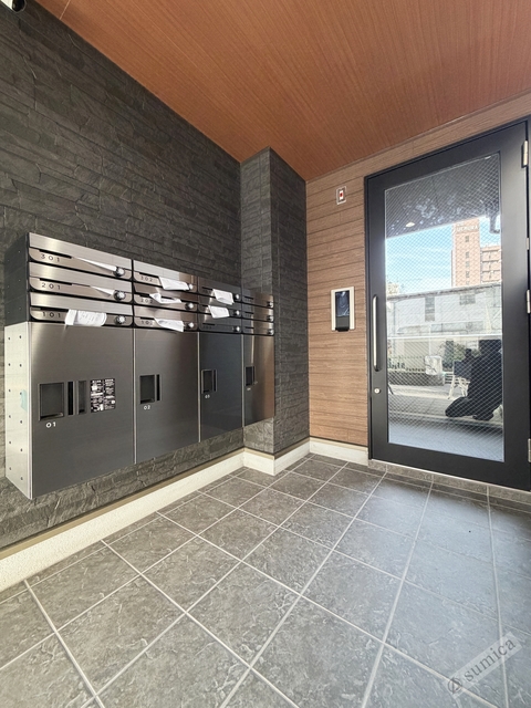 エントランス　便利な宅配ボックスを完備しております♪♪