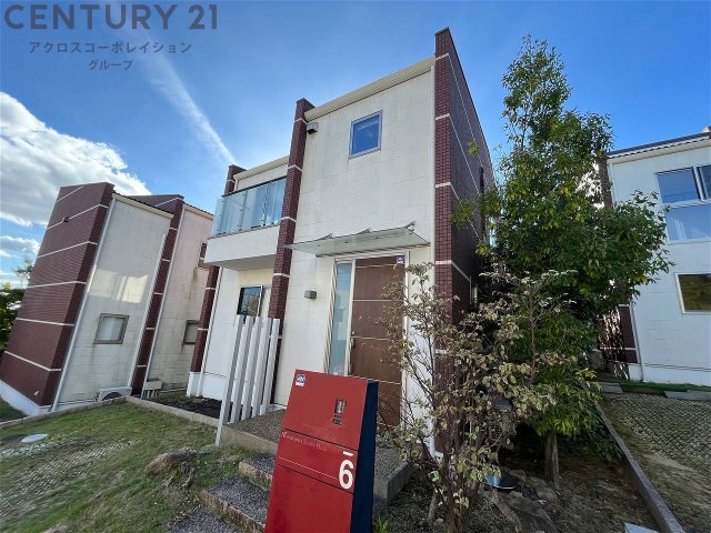 建物外観　駐車場２台付き！