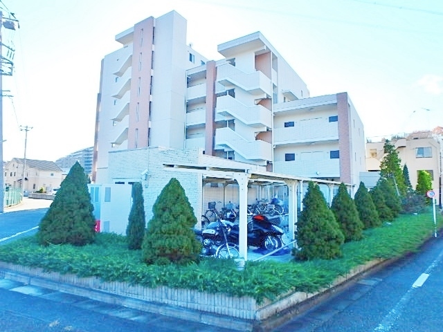 建物外観　外観タイル張り