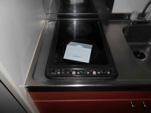 キッチン　IHコンロ※同間取り別部屋の写真です。