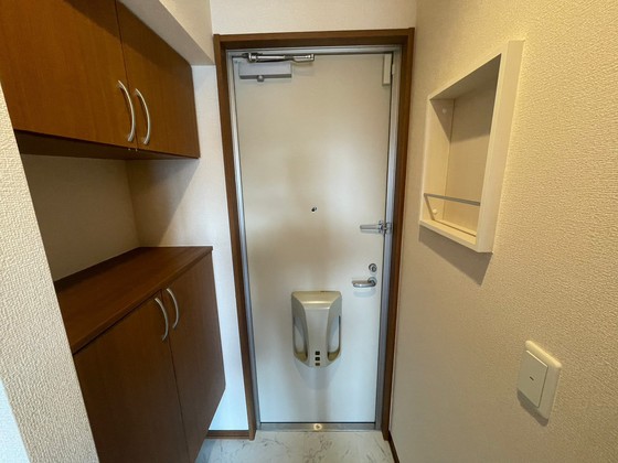 玄関　※別部屋の写真です