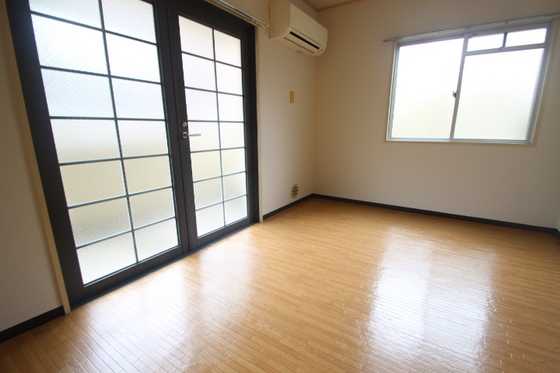 居室・リビング　※別部屋の写真です