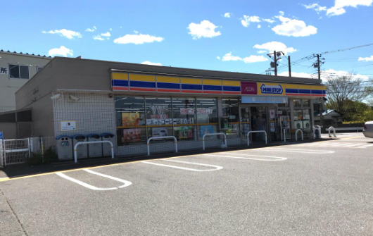 コンビニ　ミニストップ 八街おおぎ店（コンビニ）まで477m