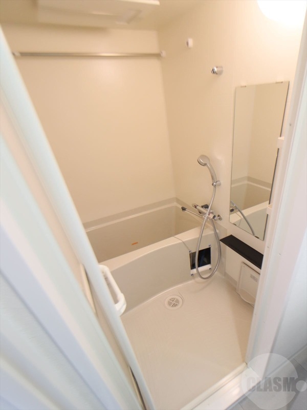 バス・シャワールーム　浴室乾燥機付きバスルーム