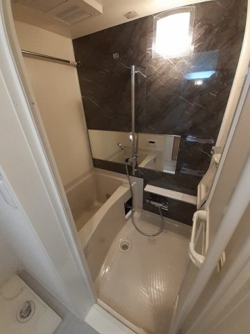 バス・シャワールーム　ゆったり過ごせるお風呂です