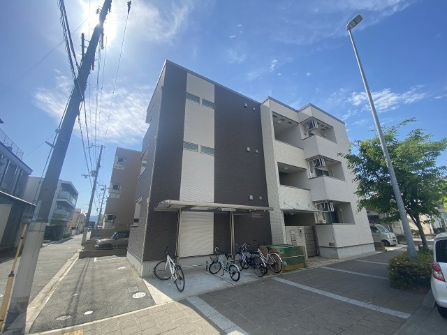 建物外観　安心のオートロック付き♪