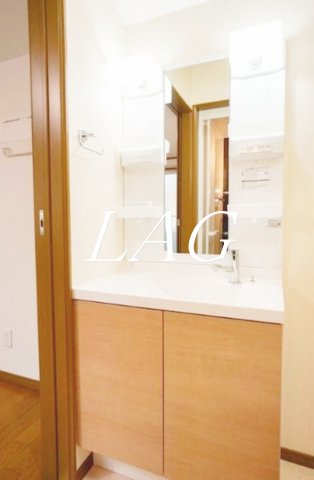 洗面設備　独立洗面台です。