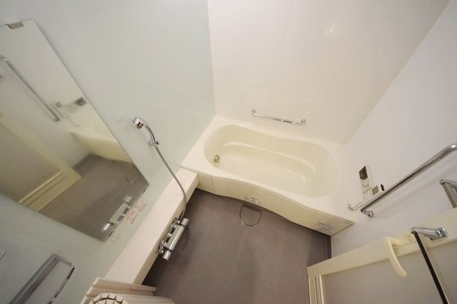 バス・シャワールーム　★人気の追い焚き付き★