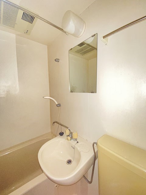 洗面設備　使いやすい洗面所です