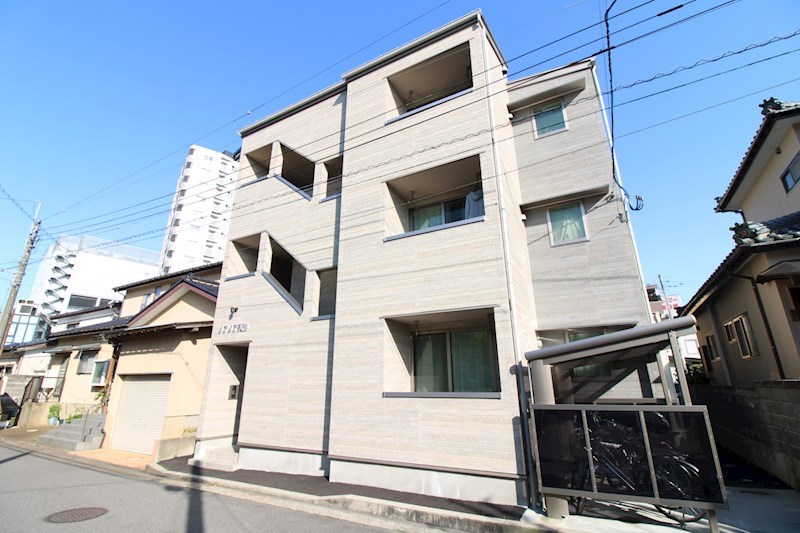建物外観　新潟駅南口徒歩圏内