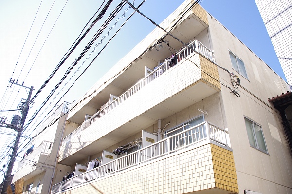 建物外観　葛西駅徒歩３分にあるマンションです！