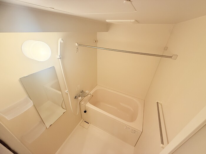 バス・シャワールーム　浴室乾燥機付き♪