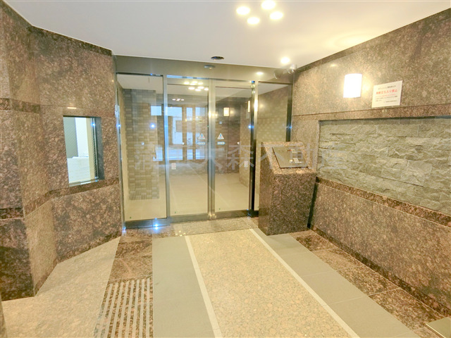 エントランス　TVモニター付オートロック　宅配BOX　エントランス