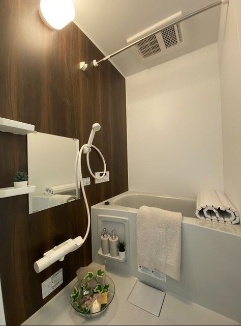 バス・シャワールーム　※同施工別部屋参考写真