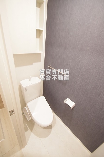 トイレ　温水洗浄暖房便座付き♪